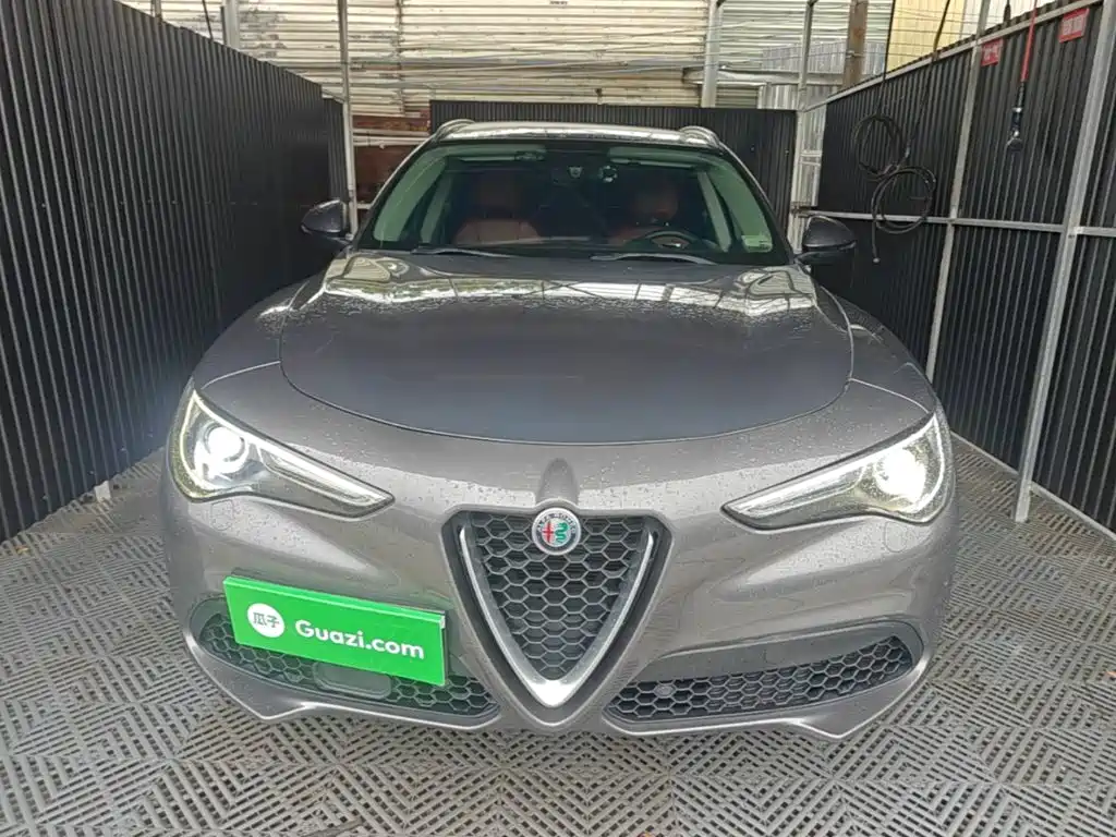 Stelvio 2.0 T 200 HP Luxury