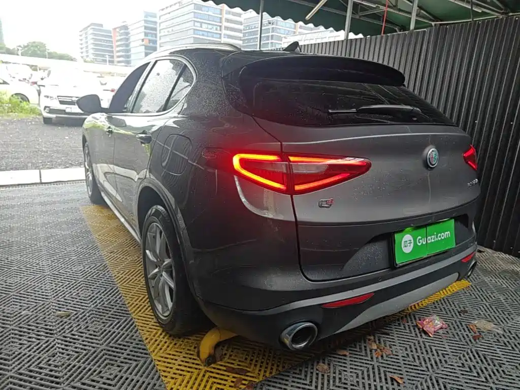 Stelvio 2.0 T 200 HP Luxury