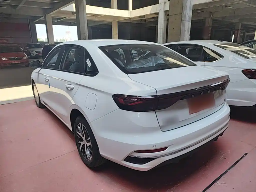 Emgrand 帝豪 2026款 400万纪念款 1.5 L CVT超越型