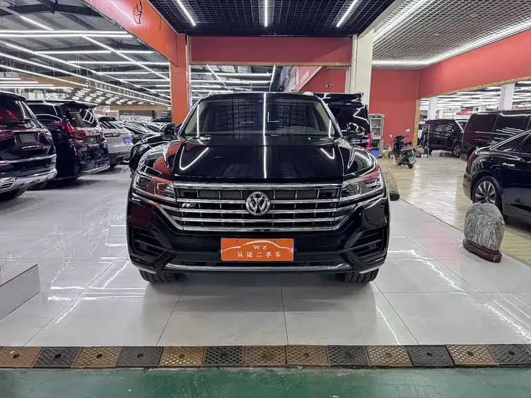 Volkswagen Touareg 3.0 TSI Sharp Edge CN-V
