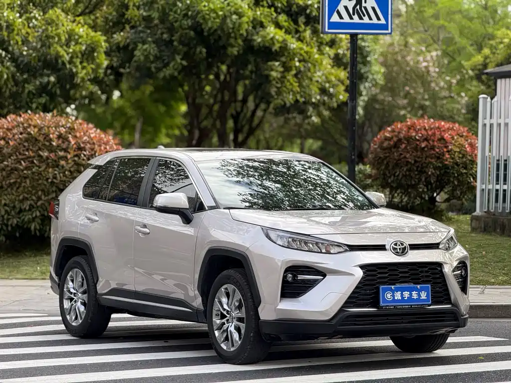 Wildlander 2.0 L CVT 4 WD Luxury