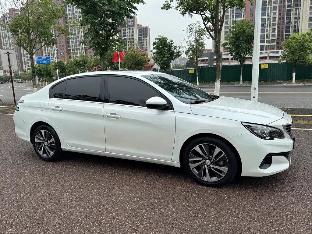 Peugeot 408 360 THP Auto Luxury CN-VI