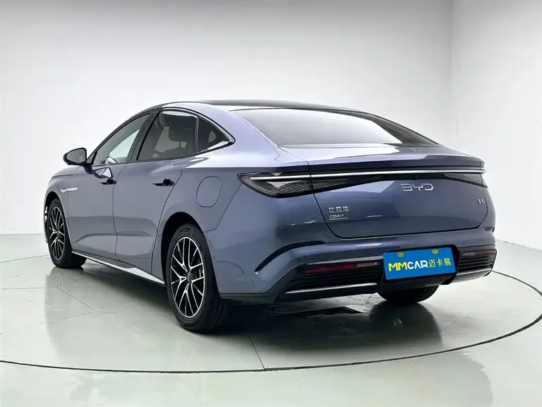 BYD Seal DM-i 1.5 T 121 km Honored