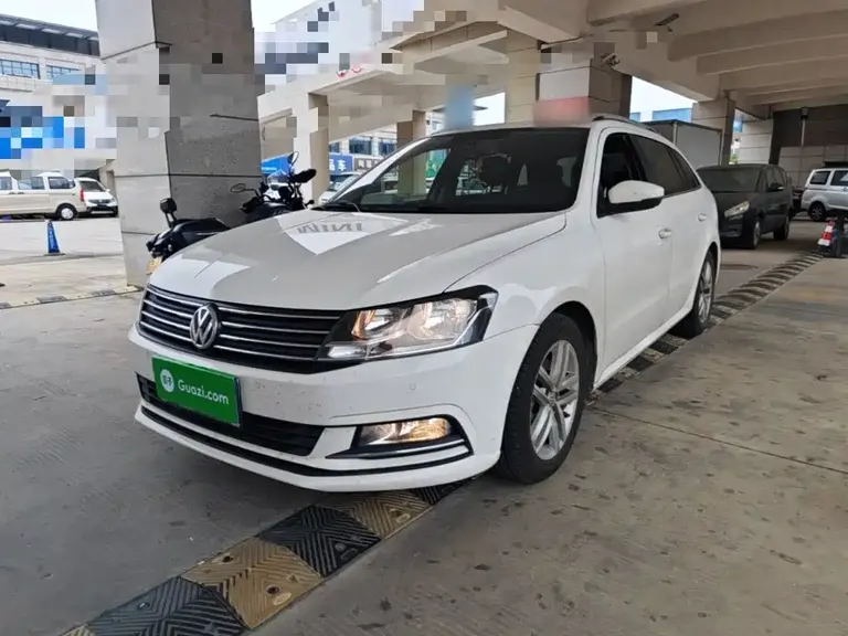Volkswagen Gran Lavida 230 TSI DSG Comfort