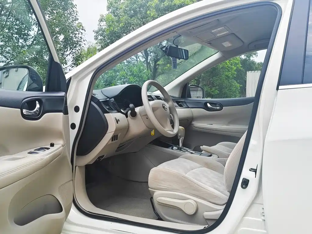 Tiida 1.6 L CVT Comfort