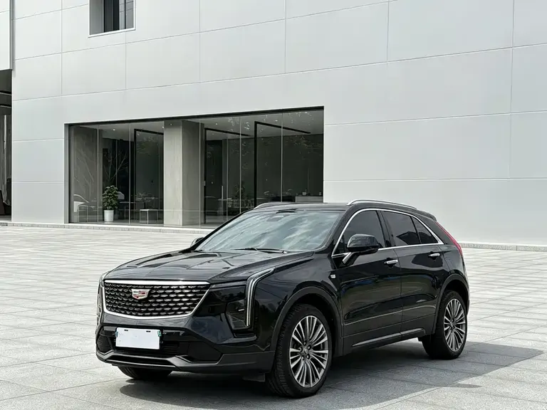 Cadillac XT4 28 T 2 WD Distinguished