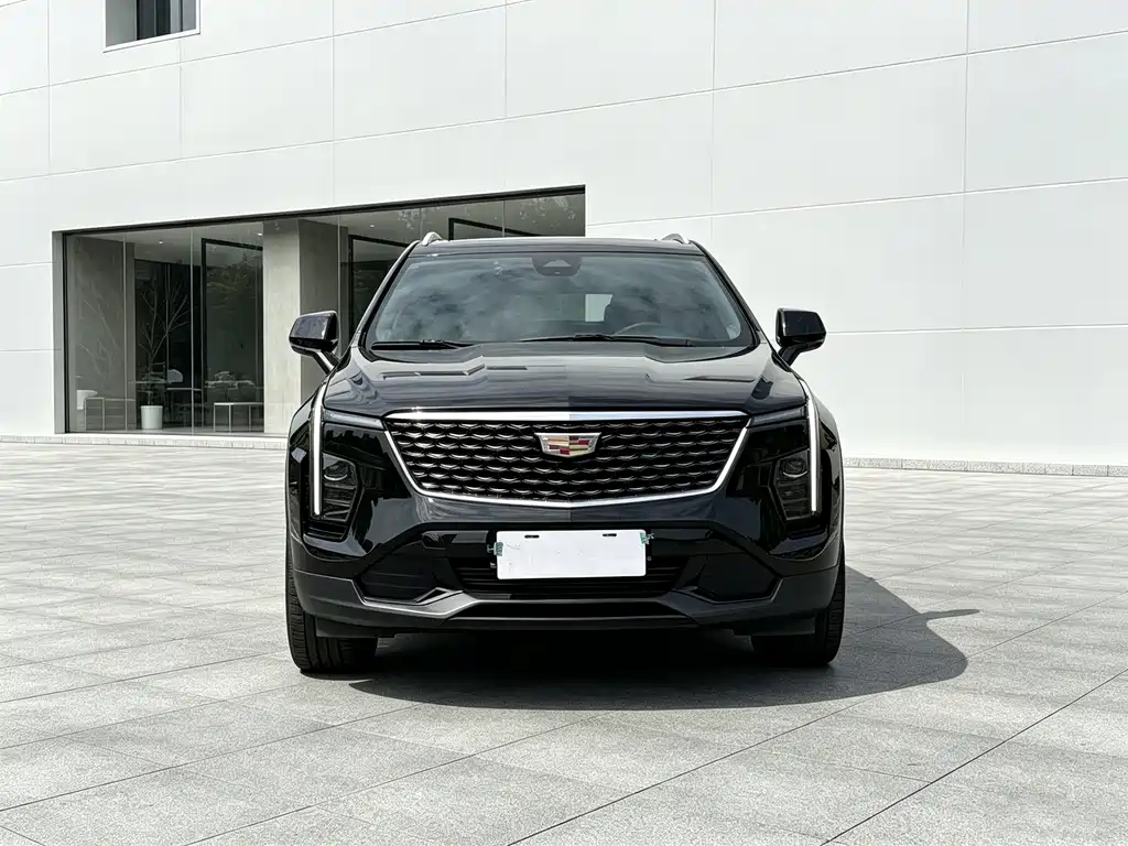 Cadillac XT4 28 T 2 WD Distinguished