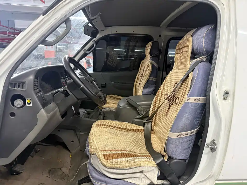 Jinbei Hiace 2.0 L 5 th Gen Express Business 4 G21 B