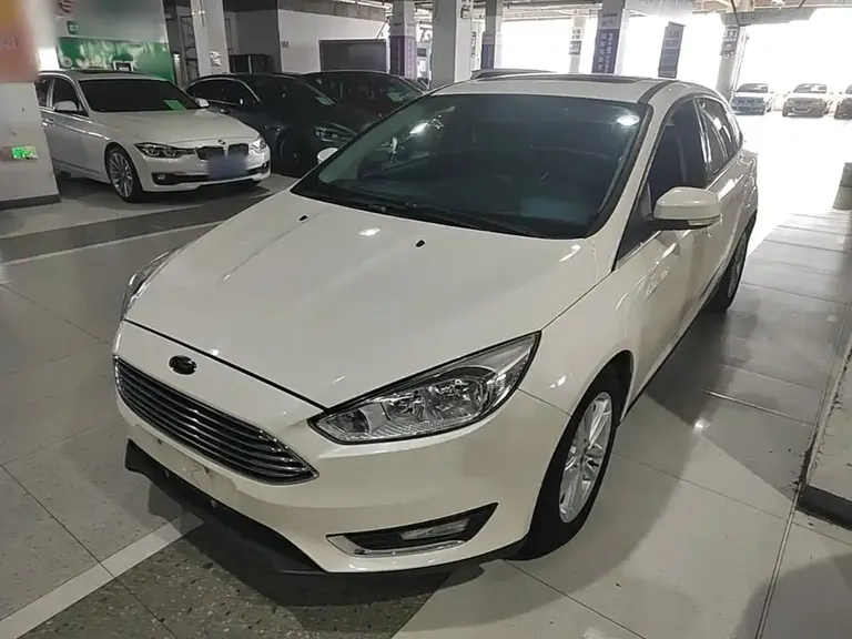 Ford Focus Sedan EcoBoost 180 Auto Elite
