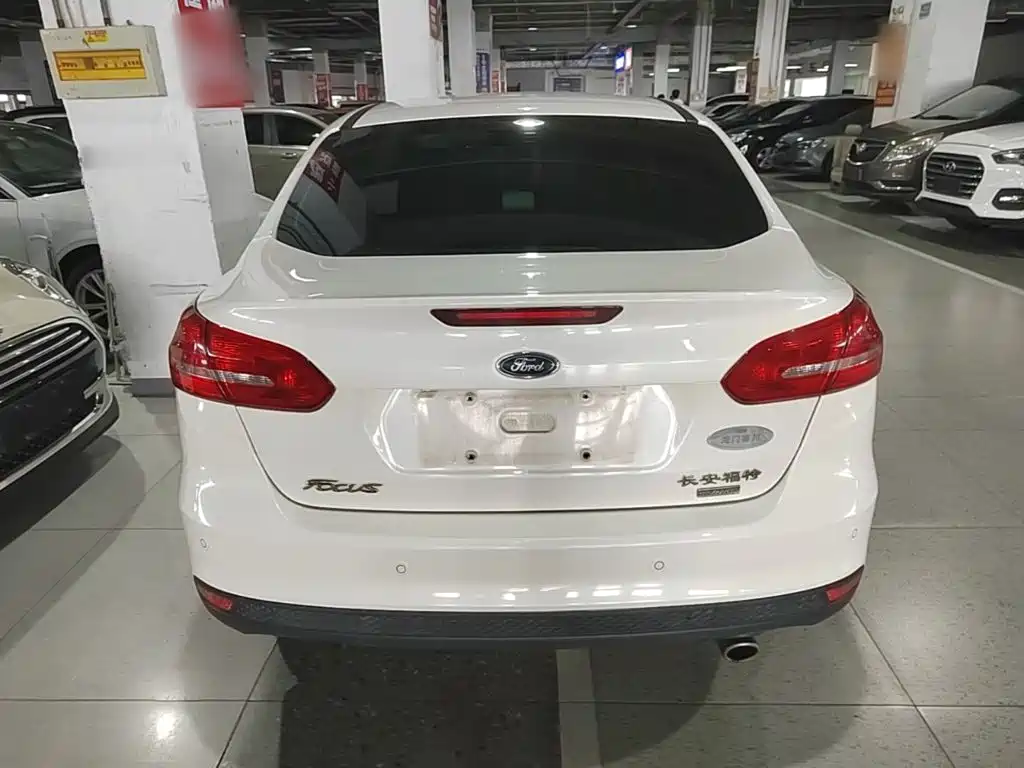 Focus Sedan EcoBoost 180 Auto Elite