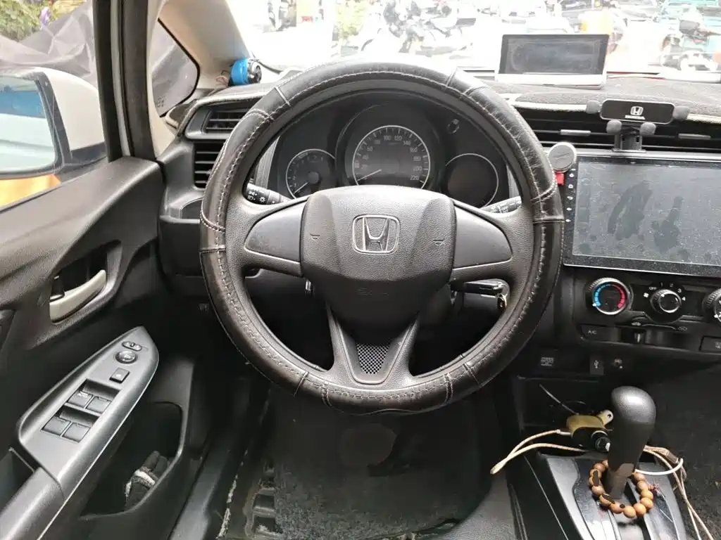 Fit 1.5 L LXS CVT Comfort Sunroof