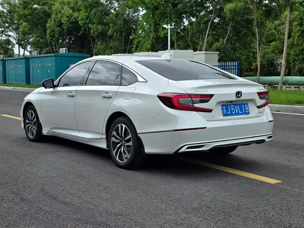 Accord Sharp· Hybrid 2.0 L Sharp Leading