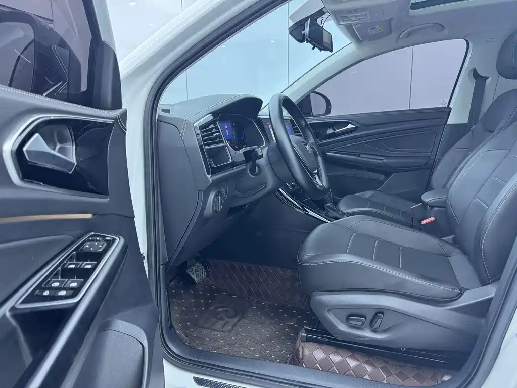 Jetta VS7 Panda 1.4 T Auto Joy Pro