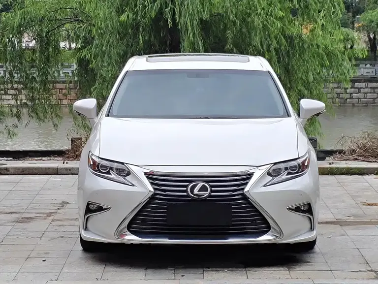 Lexus ES 200 Elite