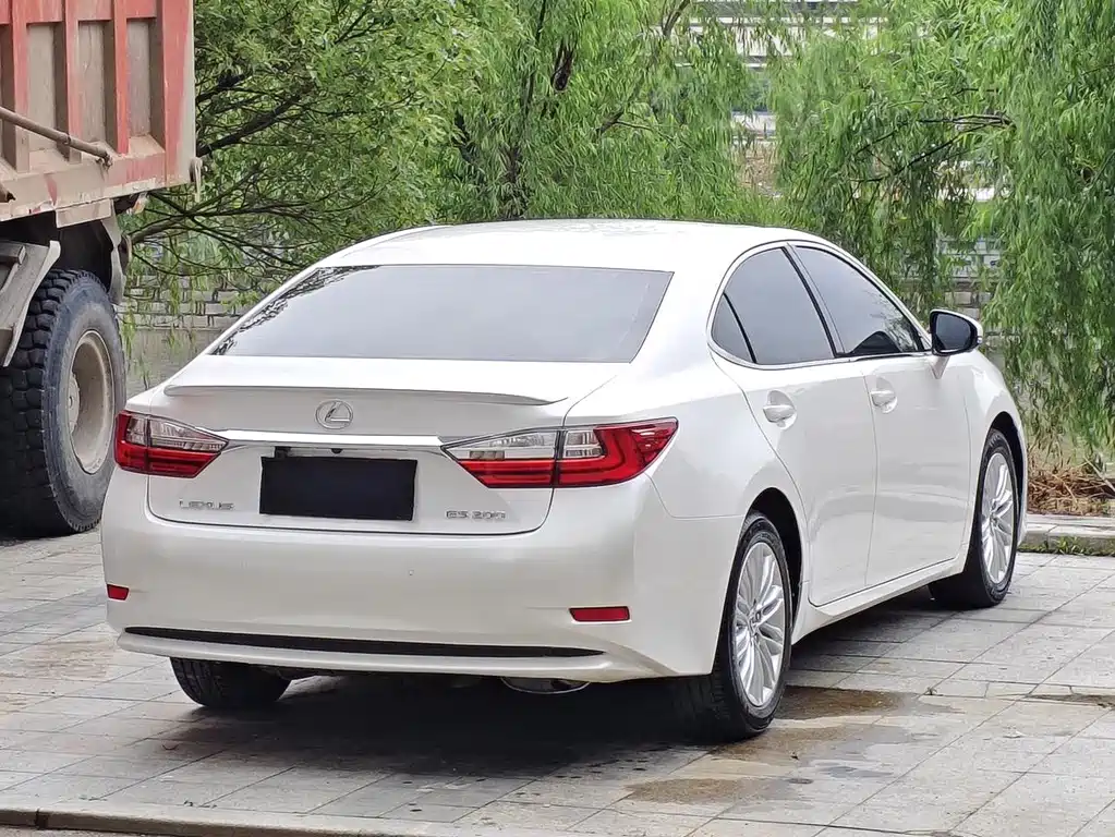 Lexus ES 200 Elite