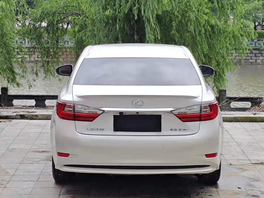 Lexus ES 200 Elite