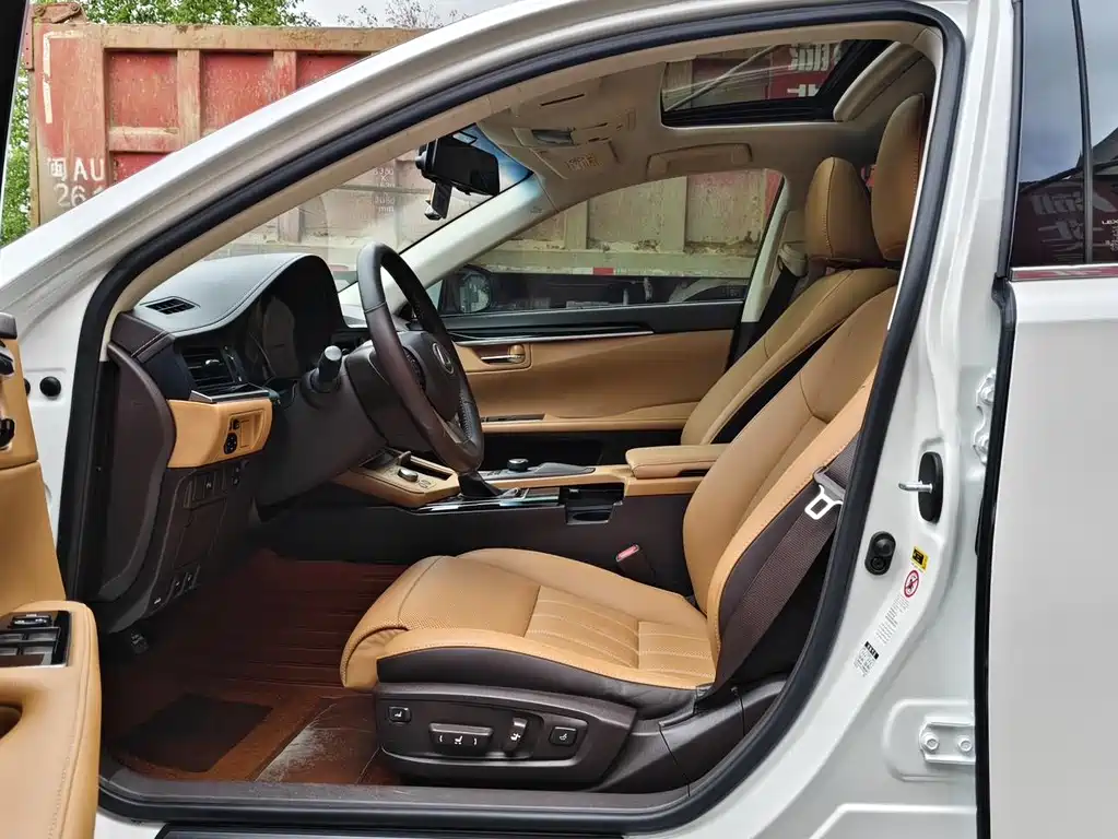 Lexus ES 200 Elite