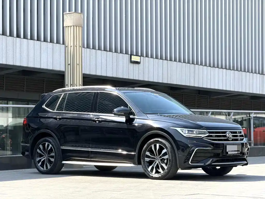 Tiguan L 330 TSI Auto 2 WD R-Line Premium