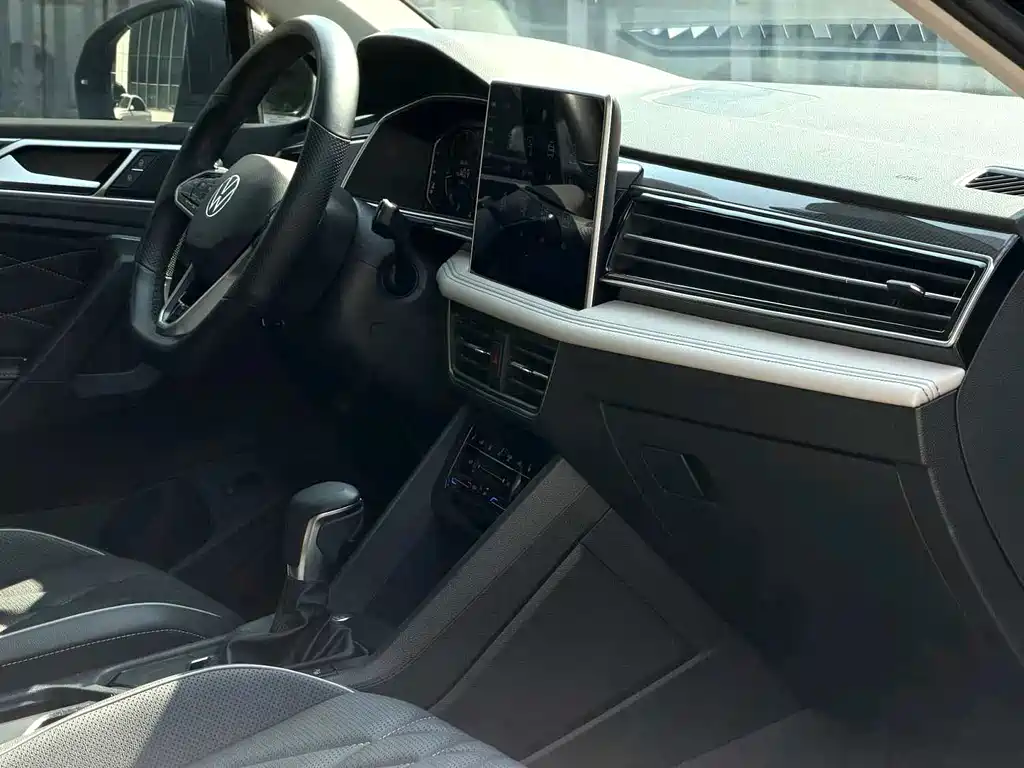 Tiguan L 330 TSI Auto 2 WD R-Line Premium