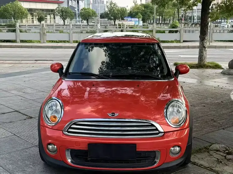 MINI 1.6 L ONE Limited 1 st Edition