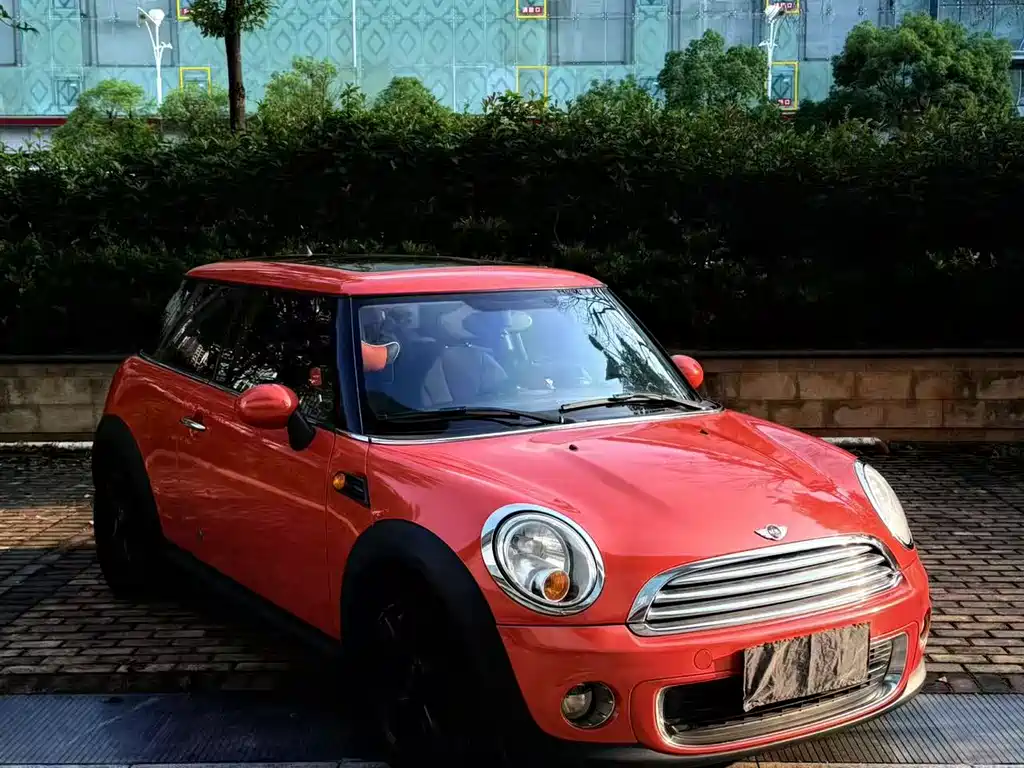 MINI 1.6 L ONE Limited 1 st Edition