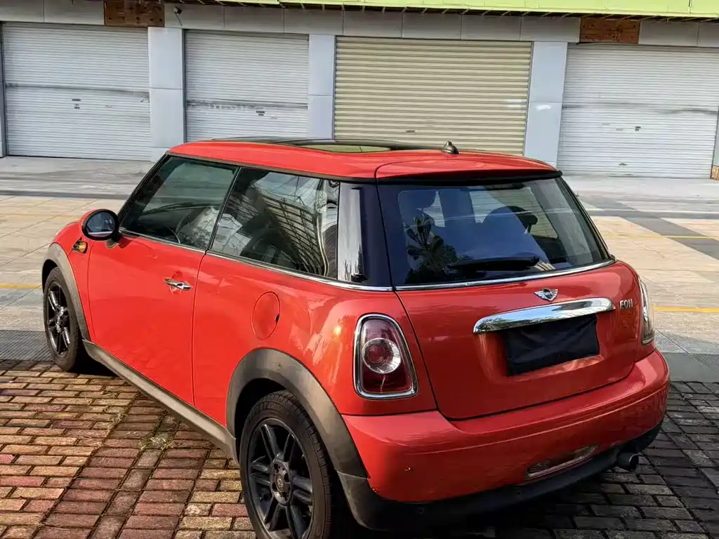 MINI 1.6 L ONE Limited 1 st Edition