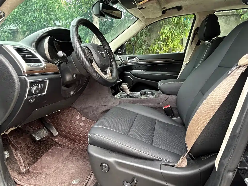 Grand Cherokee (Import) 3.6 L Luxury Navigation