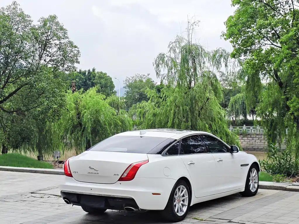Jaguar XJ XJL 3.0 SC 2 WD Graceful Business