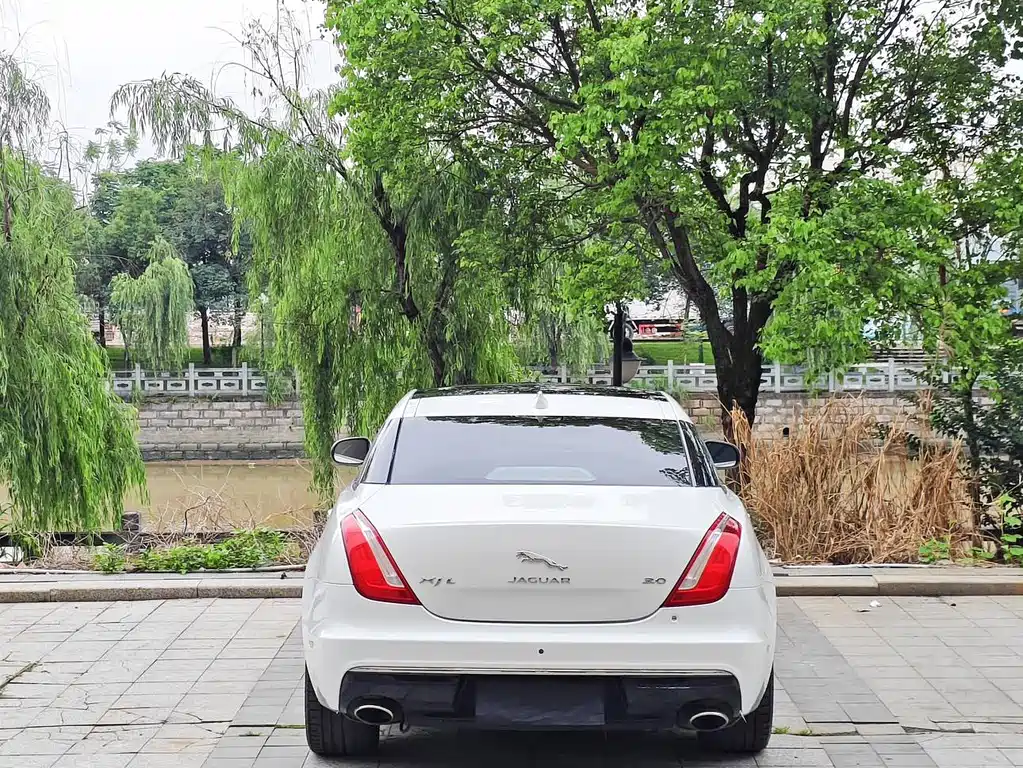 Jaguar XJ XJL 3.0 SC 2 WD Graceful Business