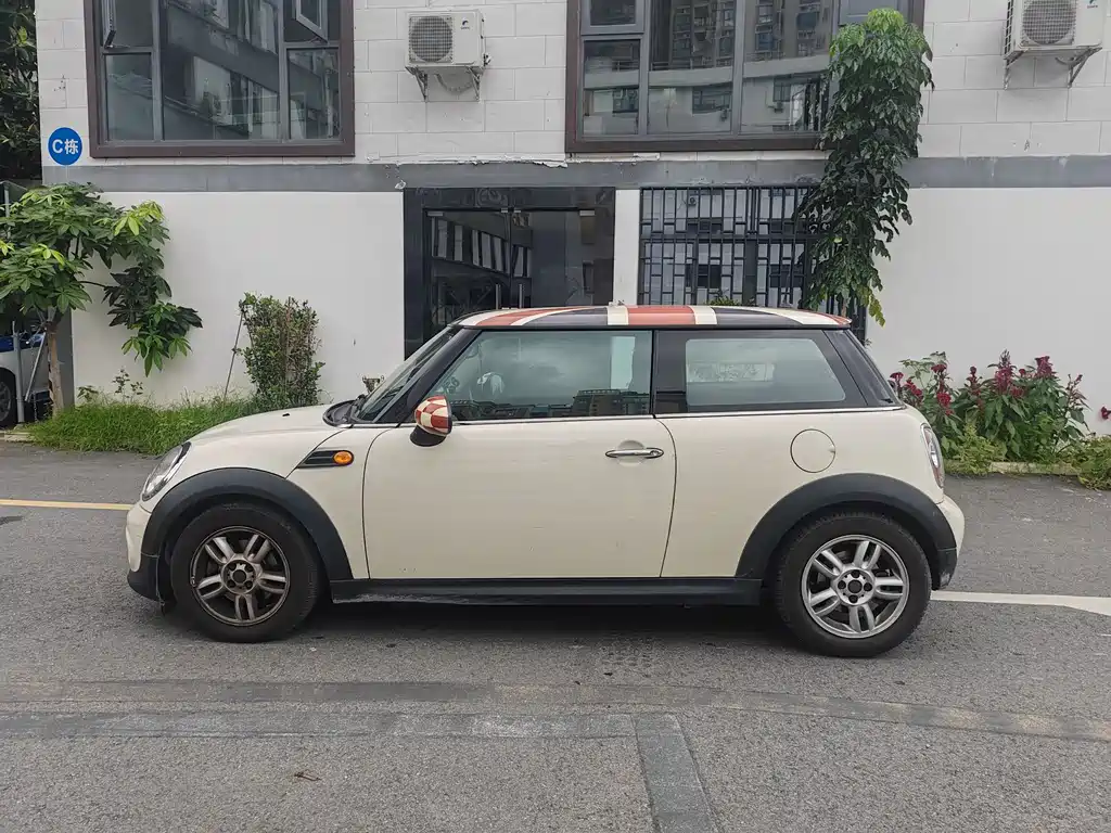 MINI 1.6 L ONE Limited 3 rd Edition