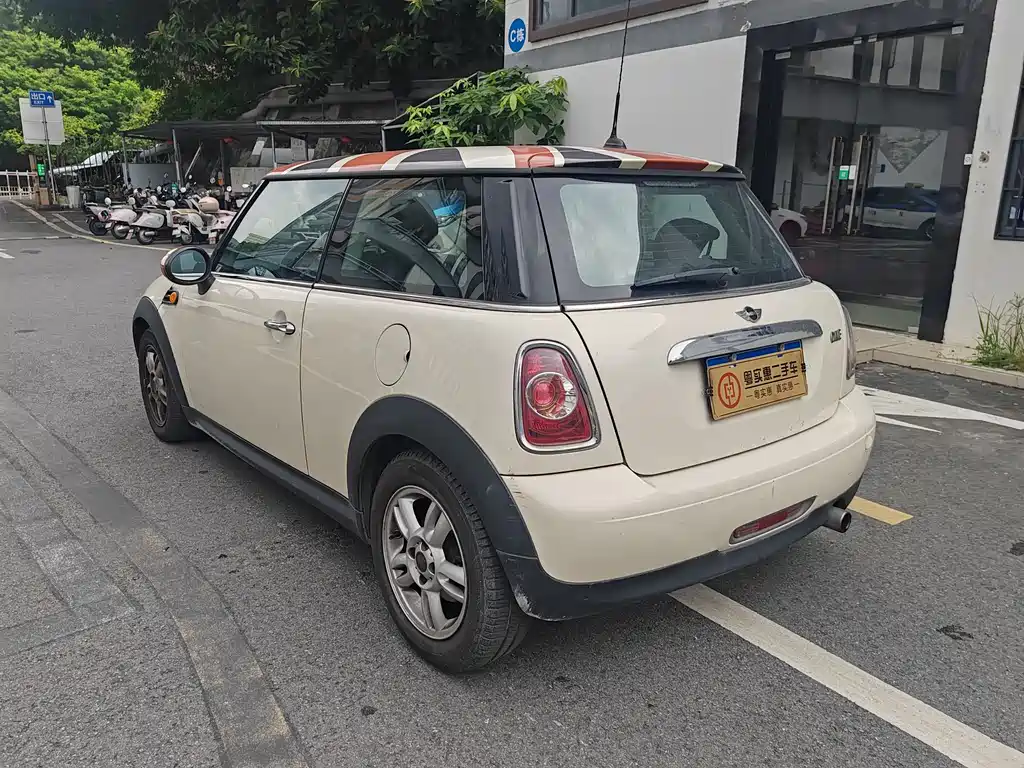 MINI 1.6 L ONE Limited 3 rd Edition