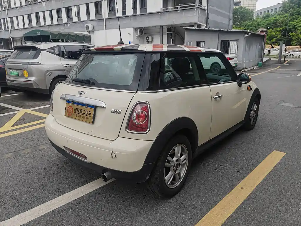 MINI 1.6 L ONE Limited 3 rd Edition