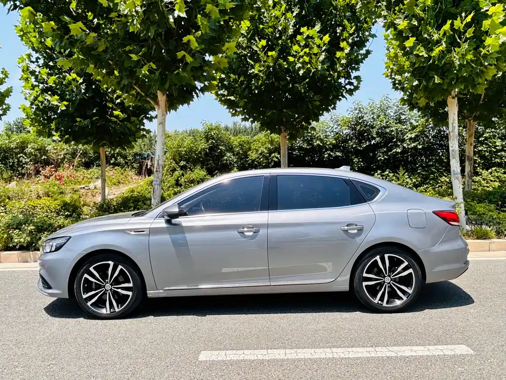 MG6 20 T Auto Trophy Premium Internet CN-V