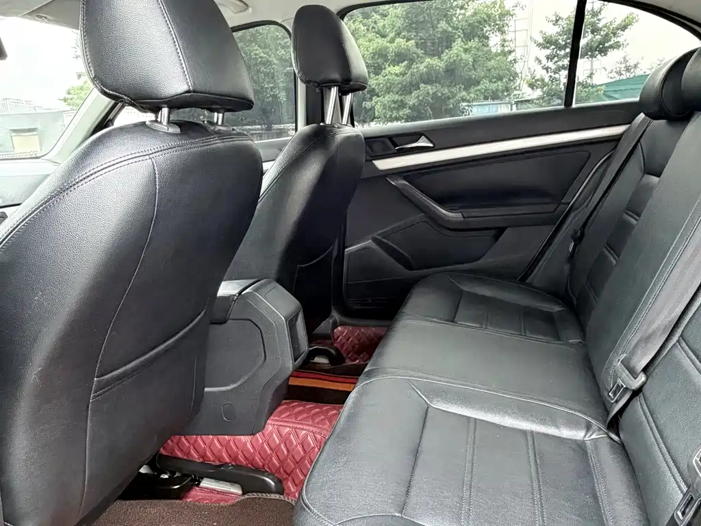 Lavida 1.6 L Auto Style