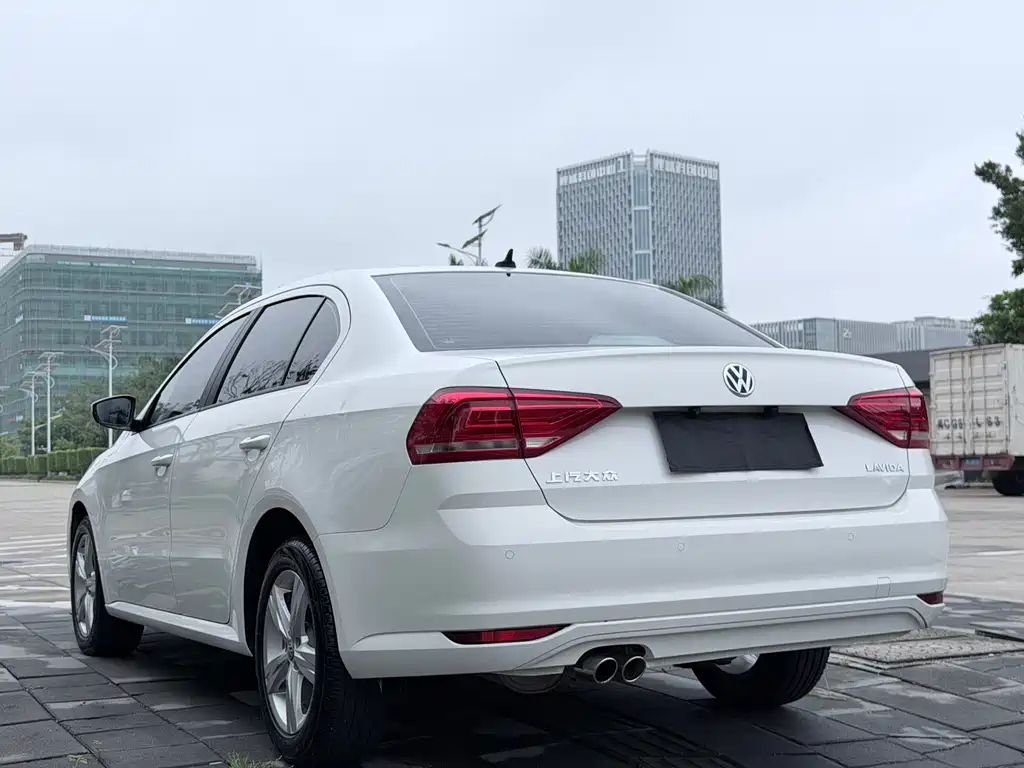 Lavida 1.6 L Auto Style