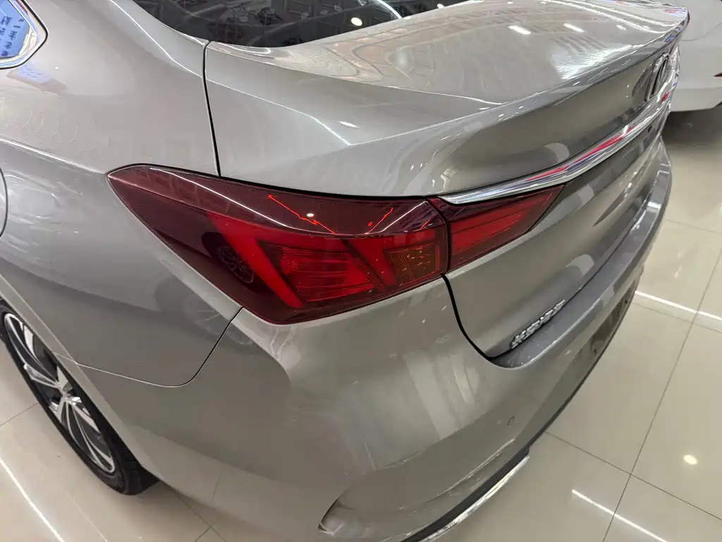 Eado PLUS Blue Whale NE 1.4 T GDI DCT Flagship