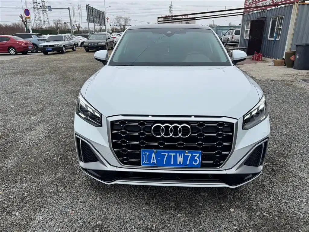 Audi Q2 L 35 TFSI Progressive Elegant