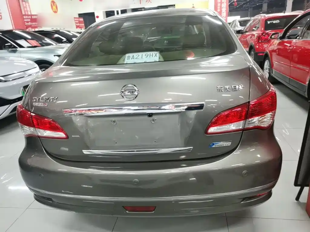 Sylphy Classic 1.6 XE+ CVT Leading