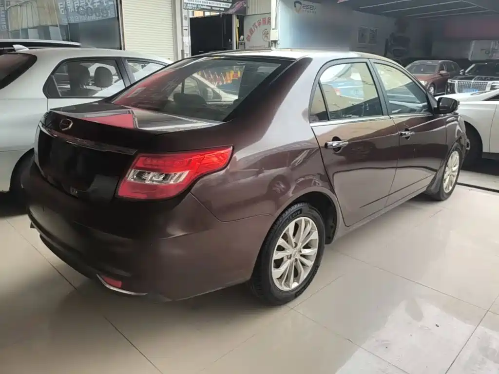 Vision 1.5 L Auto Happy