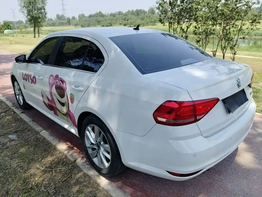Lavida 1.6 L Auto Comfort