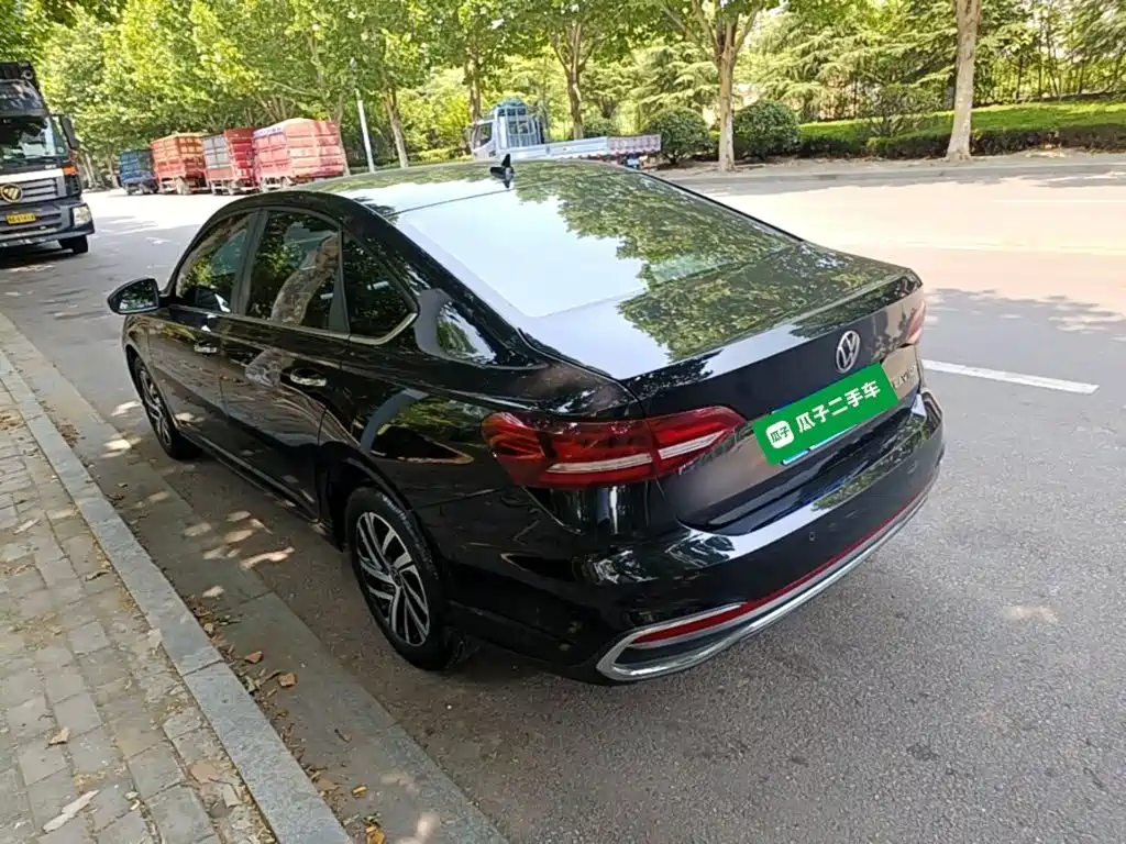 Lavida 1.5 L Auto Manyi
