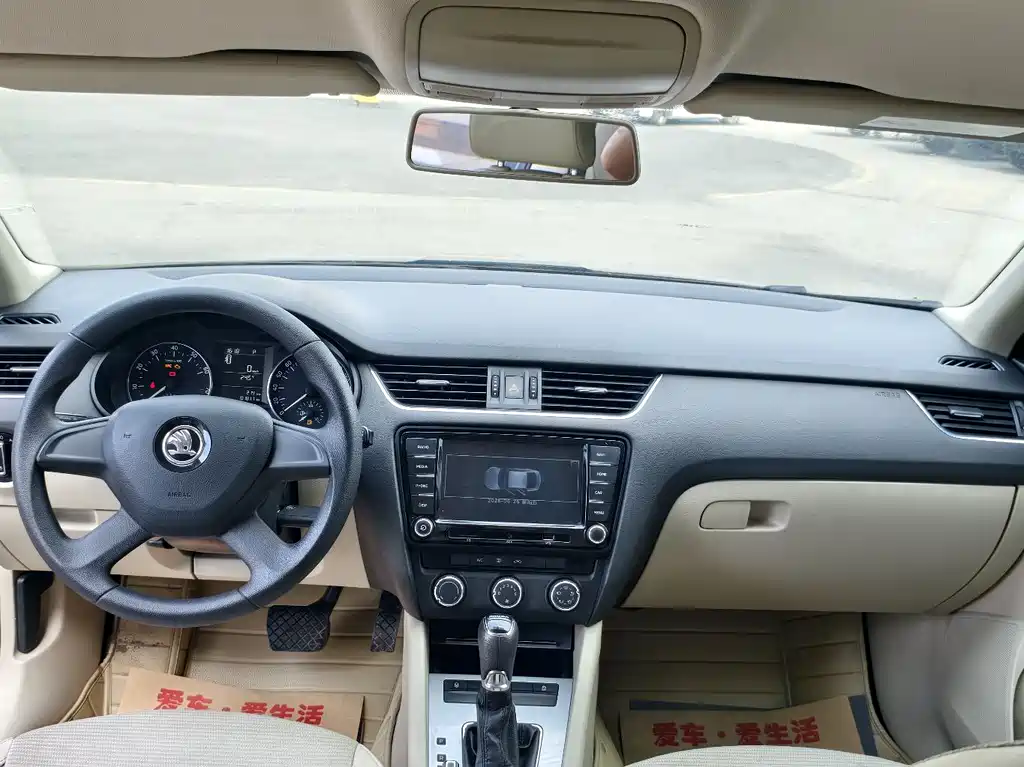 Octavia 1.6 L Auto Yijie