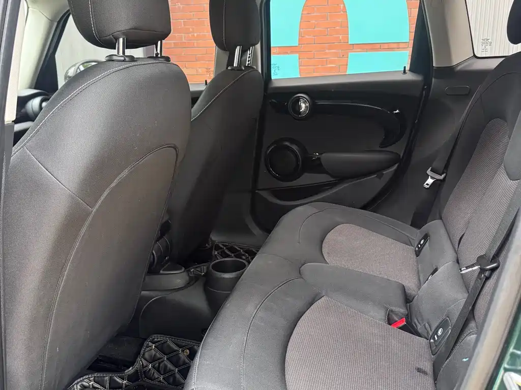 MINI 1.5 T ONE PLUS 5-door