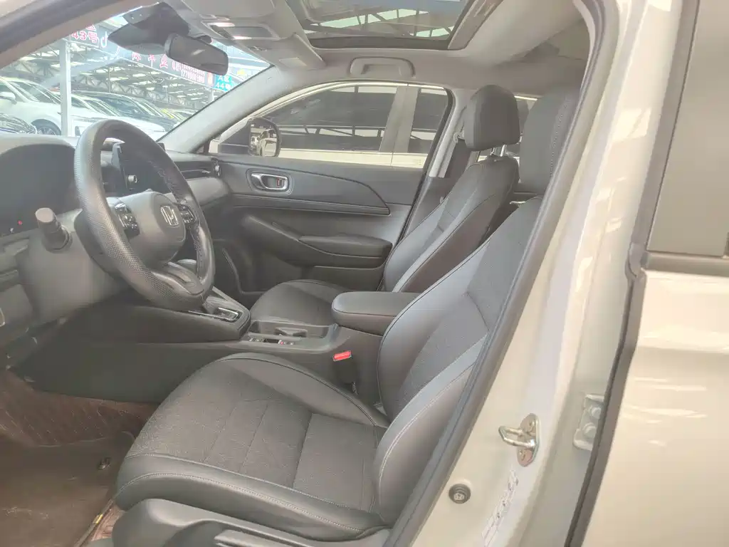 Vezel 1.5 L CVT Pioneer