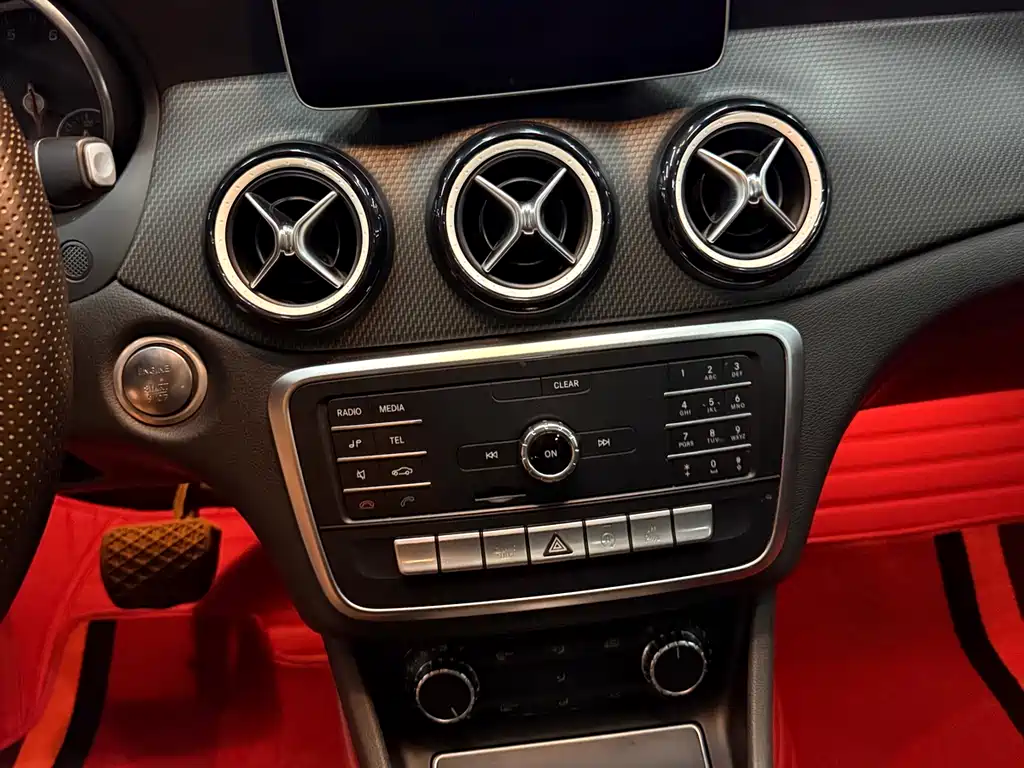 Mercedes-Benz GLA GLA 200 Fashion