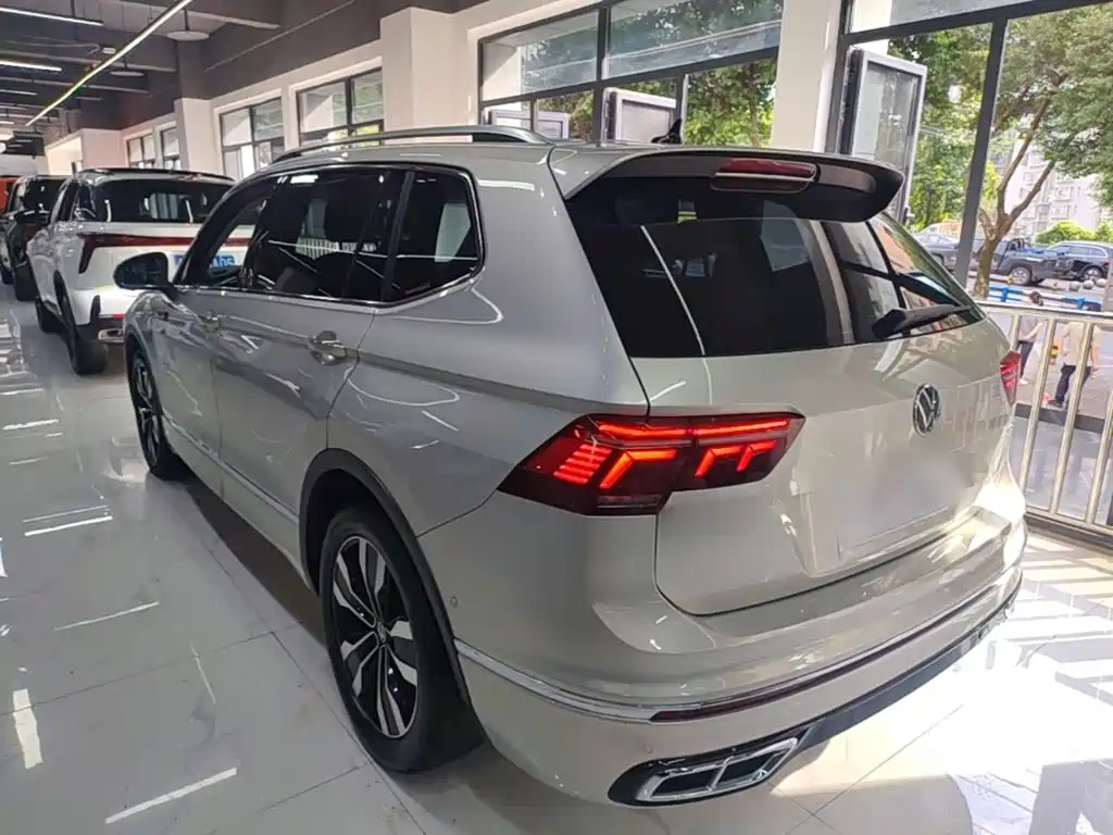 Tiguan L 330 TSI Auto 2 WD R-Line Premium