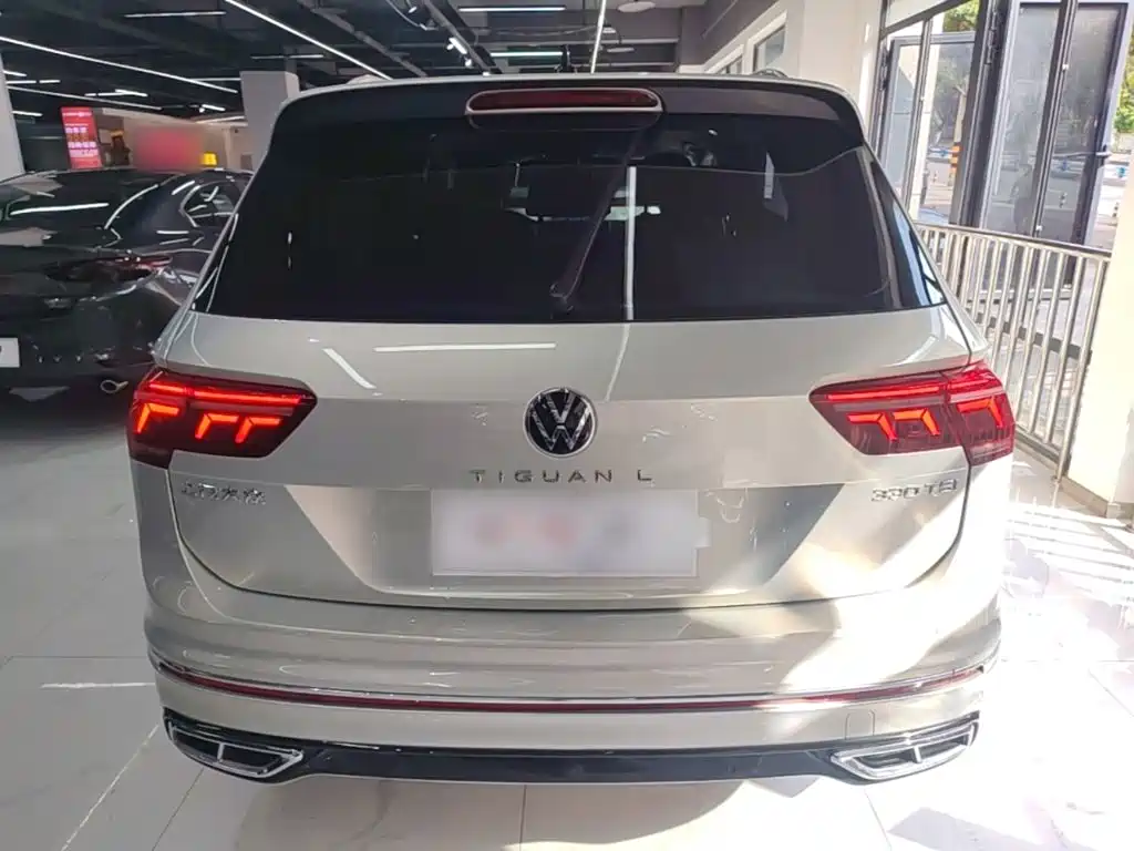 Tiguan L 330 TSI Auto 2 WD R-Line Premium