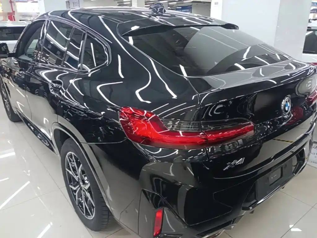 BMW X4 xDrive 25 i M Sport Package