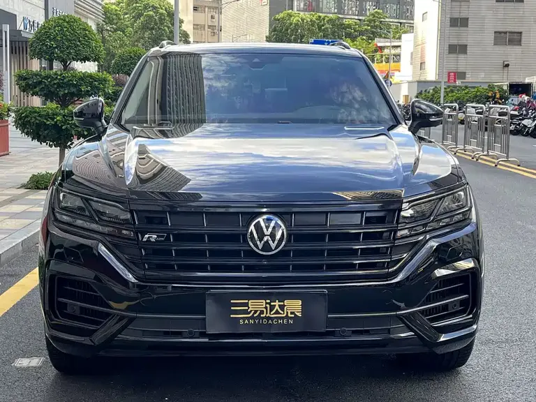 Volkswagen Touareg 3.0 TSI Sharp Enjoyment Classic Sport Package