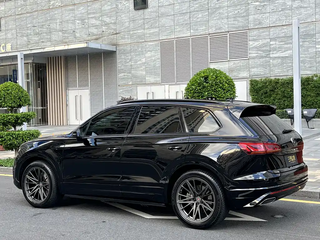 Touareg 3.0 TSI Sharp Enjoyment Classic Sport Package